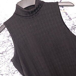 BLACK SLEEVELESS KNIT M Fashion Bug Lightweight Sweater Shell Spring Fall Office